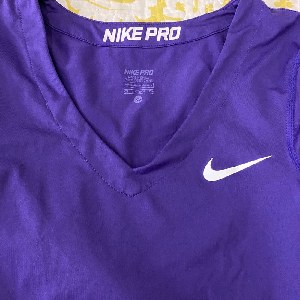 Nike - Picture 2 of 2